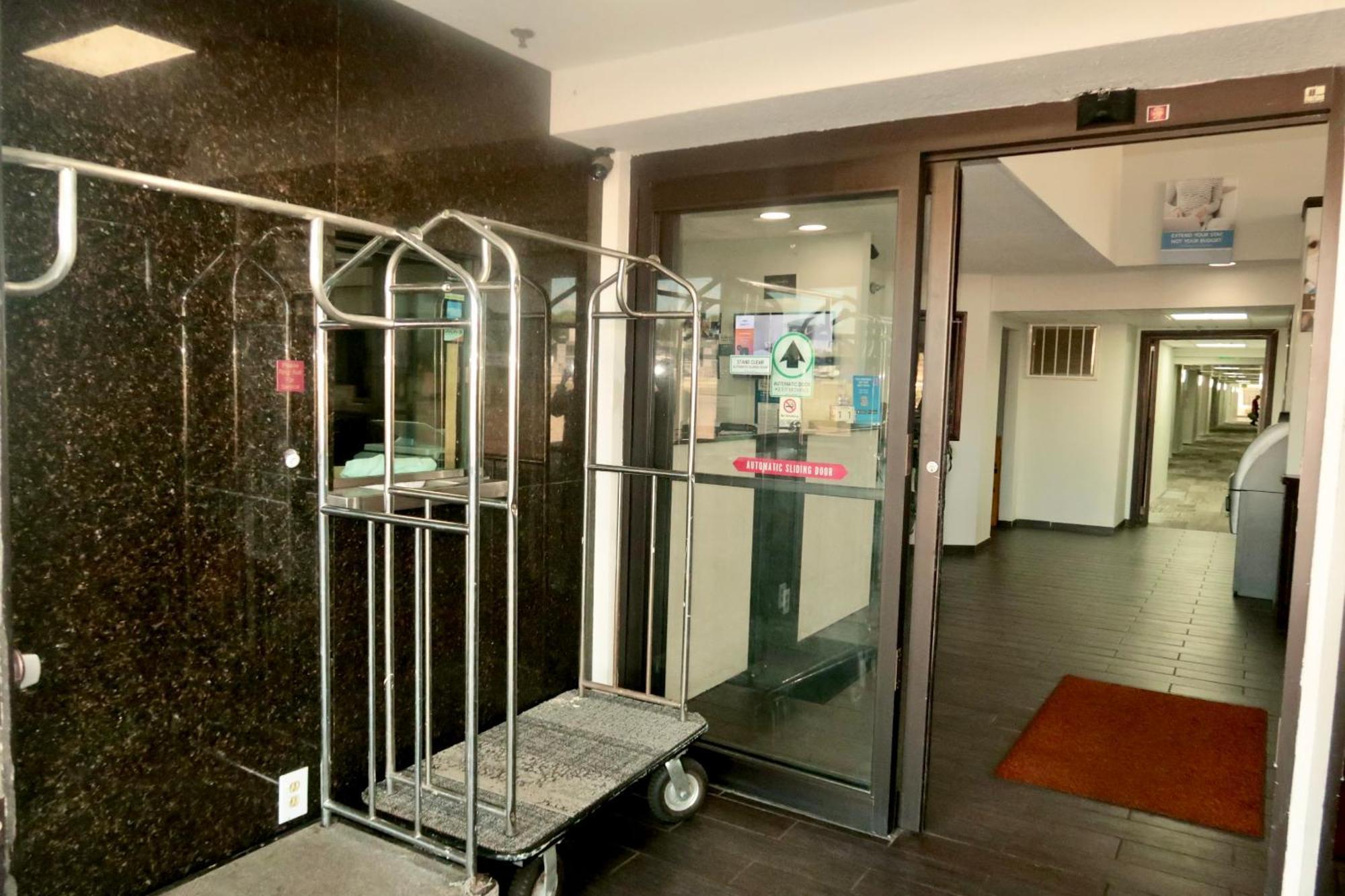Motel 6 Elkhart, In المظهر الخارجي الصورة