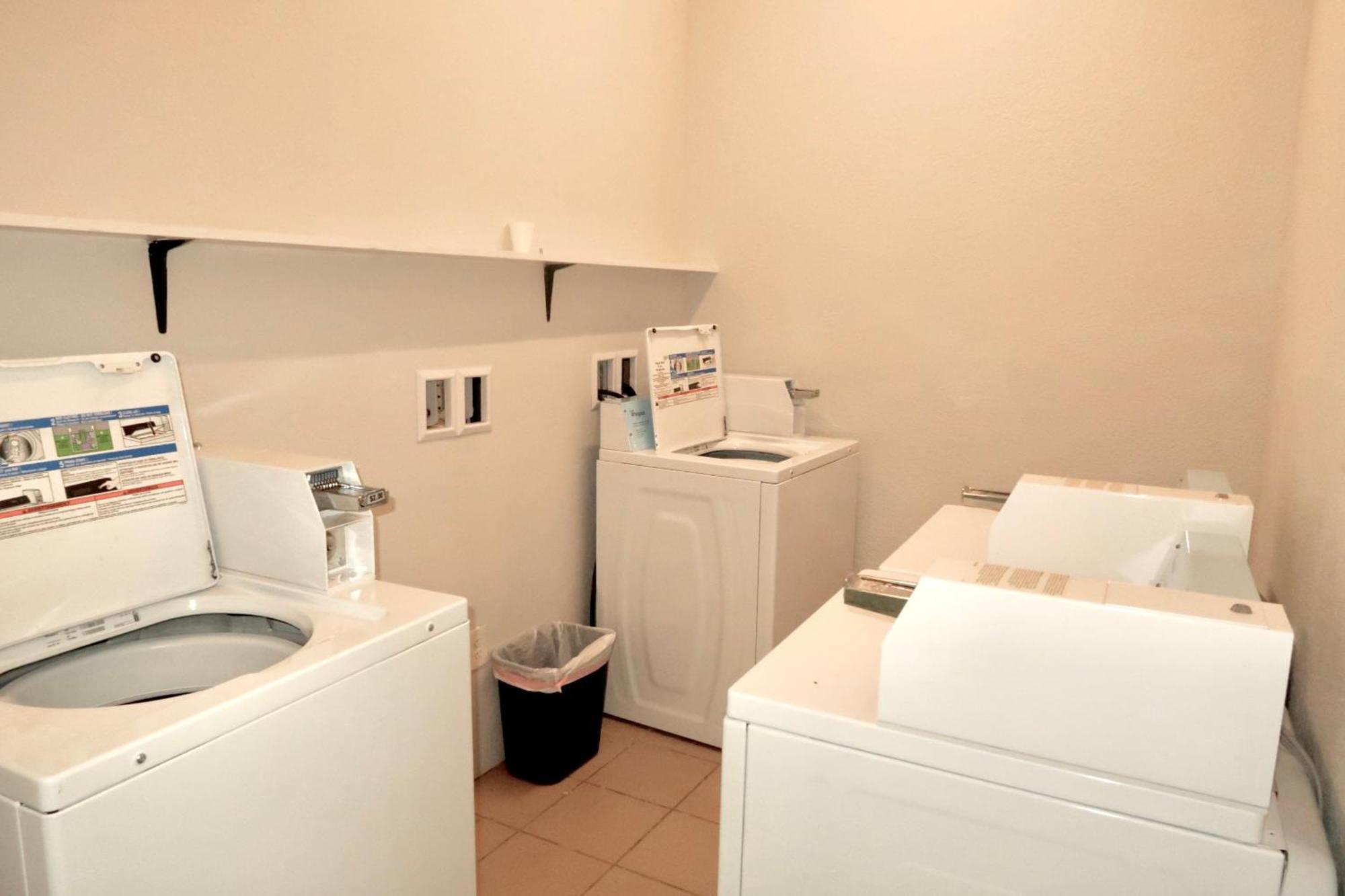 Motel 6 Elkhart, In المظهر الخارجي الصورة
