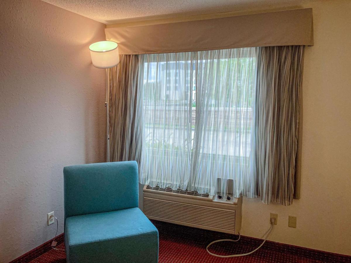 Motel 6 Elkhart, In المظهر الخارجي الصورة