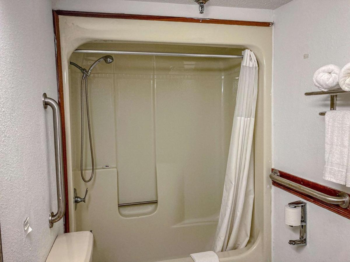 Motel 6 Elkhart, In المظهر الخارجي الصورة