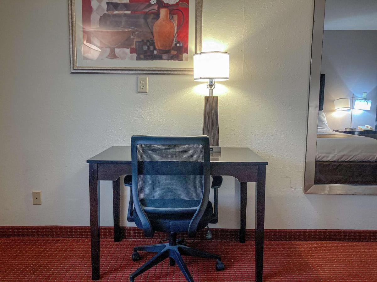 Motel 6 Elkhart, In المظهر الخارجي الصورة