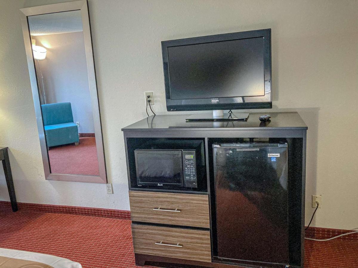Motel 6 Elkhart, In المظهر الخارجي الصورة