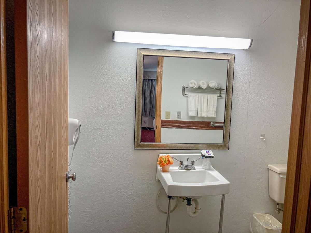 Motel 6 Elkhart, In المظهر الخارجي الصورة