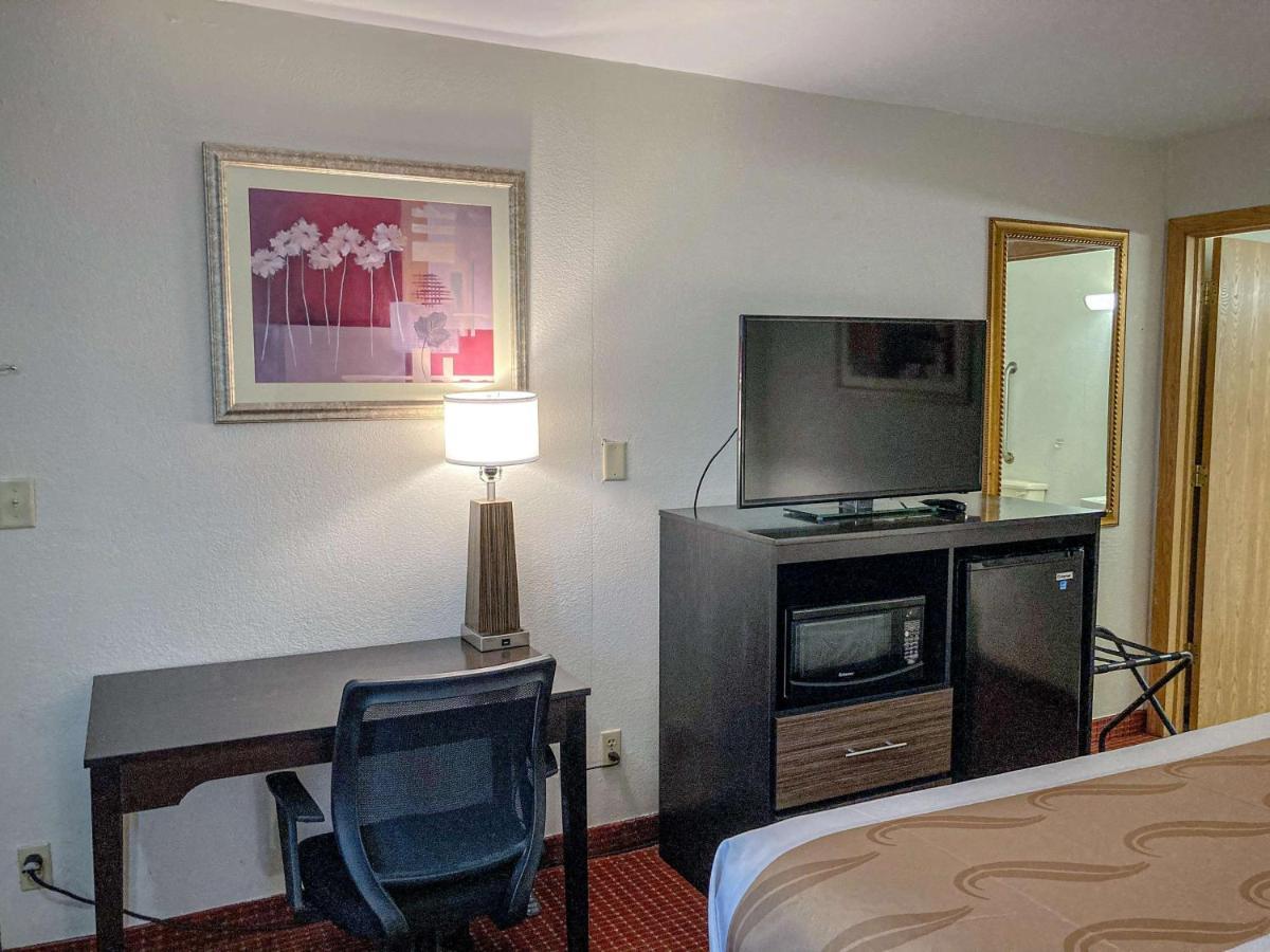 Motel 6 Elkhart, In المظهر الخارجي الصورة